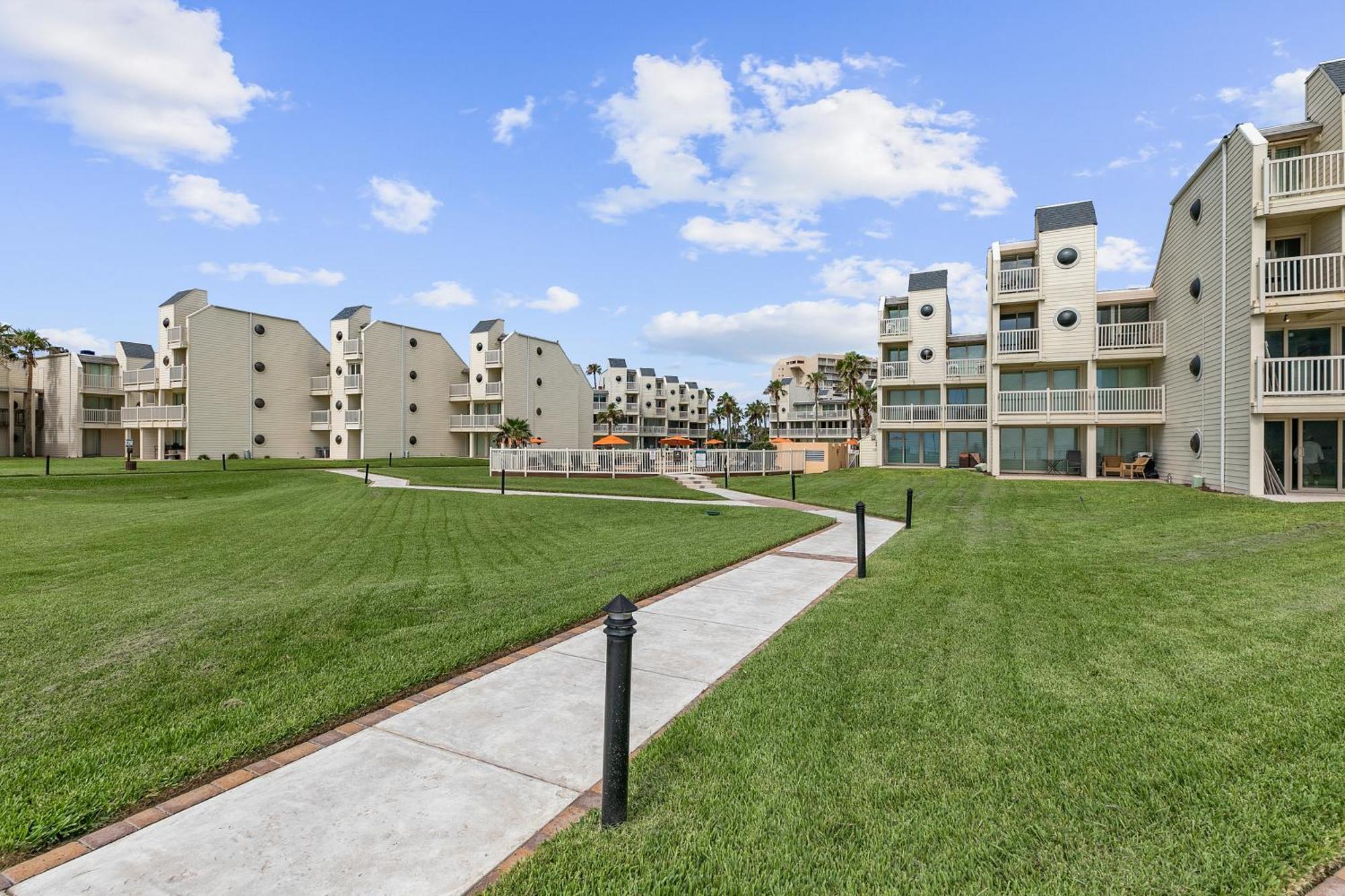 New Stunning Ocean-View Beachfront Resort, Heated Pool! South Padre Island Exterior foto
